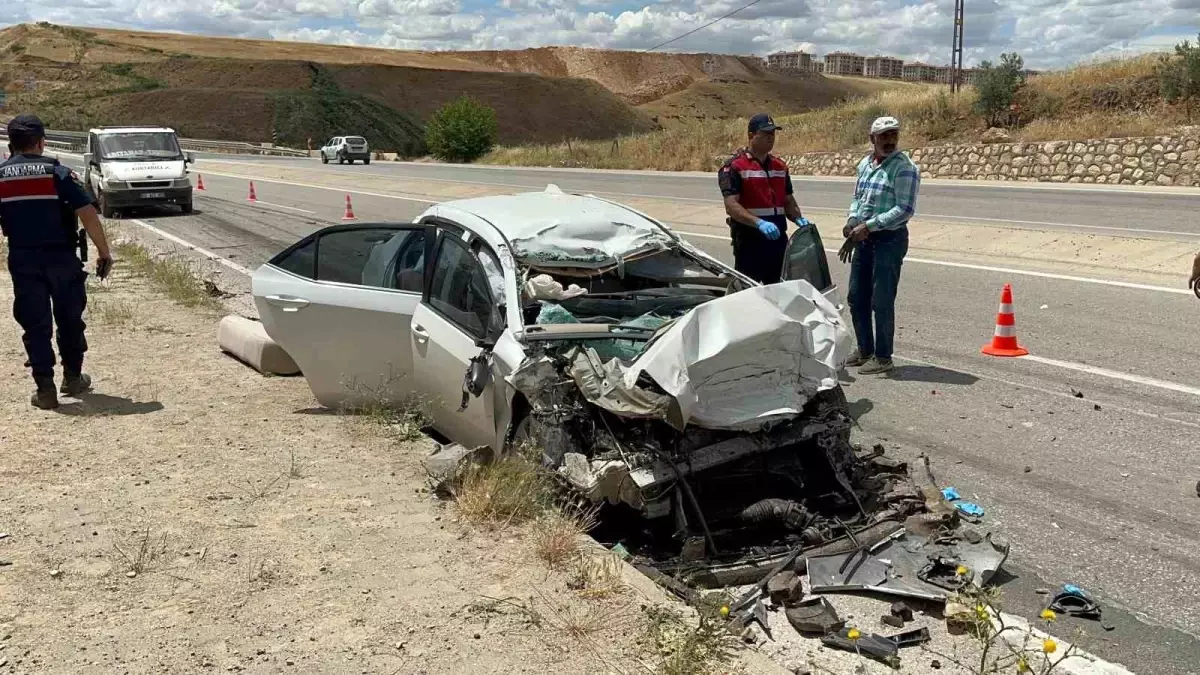 Adıyaman'da Trafik Kazası: Bir Sürücü Hayatını Kaybetti