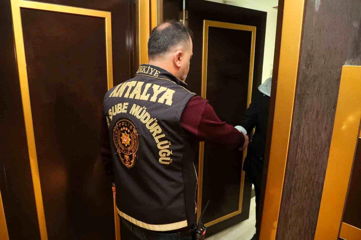 Antalya'da Günlük Konaklama Yerlerine Eş Zamanlı Denetim