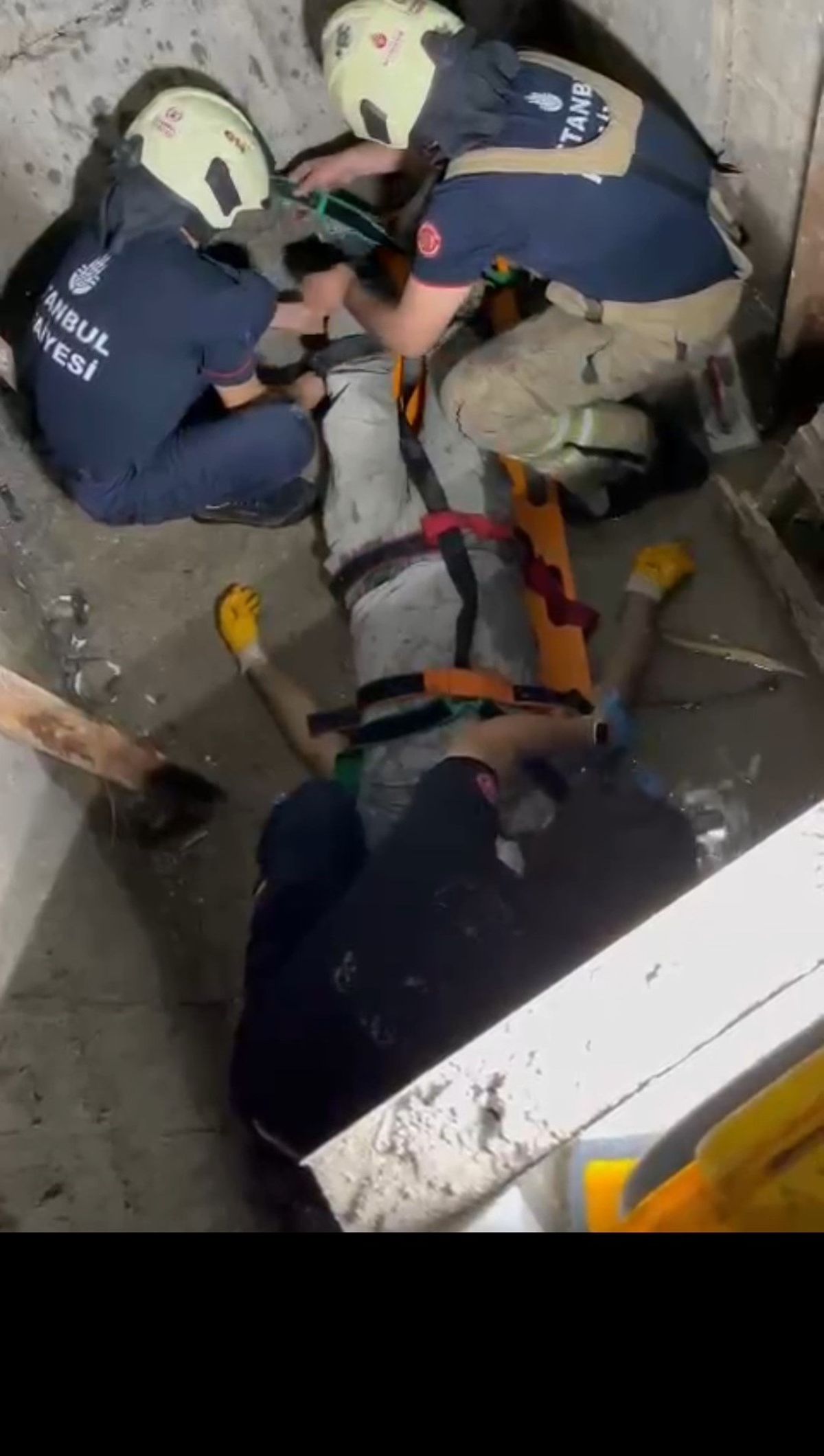 İstanbul Avcılar'da İnşaat Kazası: İşçi 2 Kat Yükseklikten Düştü