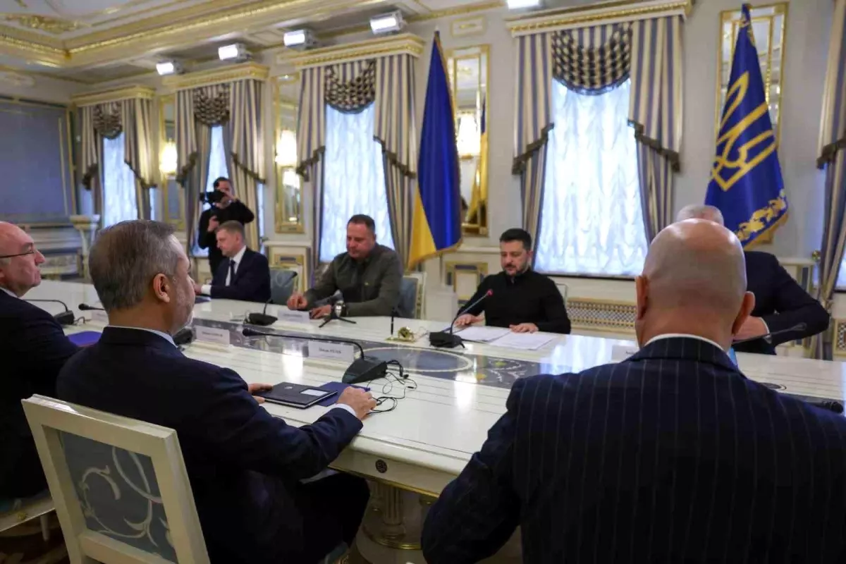 Dışişleri Bakanı Hakan Fidan, Kiev'de Zelenskiy ile Görüştü