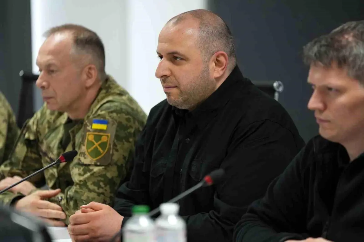 Dışişleri Bakanı Hakan Fidan, Kiev'de Ukrayna Savunma Bakanı ile Görüştü