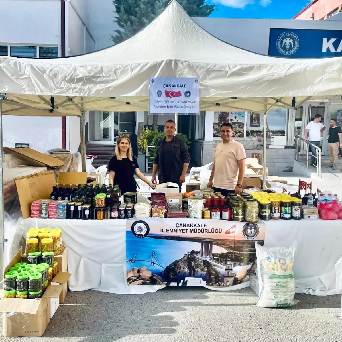 Çanakkale İl Emniyet Müdürlüğü yöresel ürünlerle Ankara'da yerini aldı