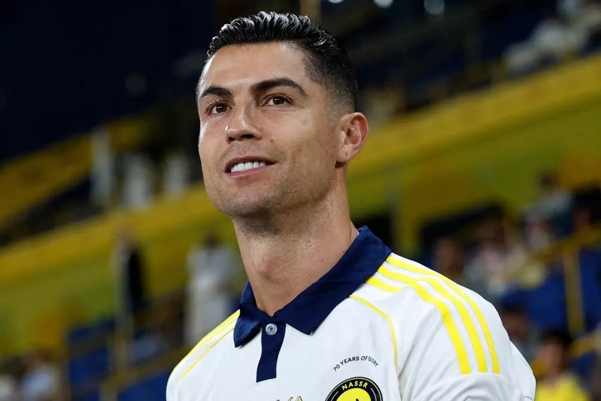 Cristiano Ronaldo'nun geleceği belli oldu! İmzayı bile attı