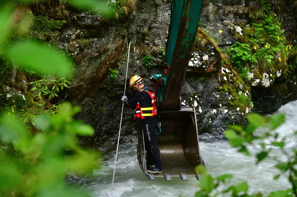 Uzungöl'de Kaybolan Suudi Çocuk İçin Arama Çalışmaları 5. Gününde