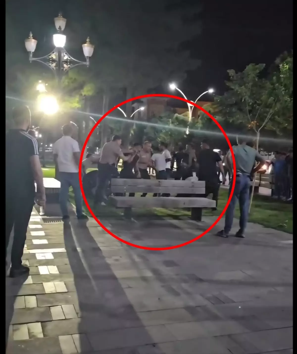 Diyarbakır'da Kavga: 2 Yaralı, 4 Gözaltı