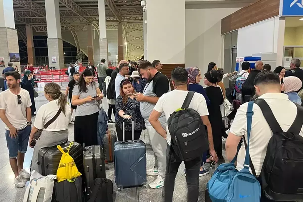 Diyarbakır Havalimanı pistinde çatlak! Uçuşlar durduruldu