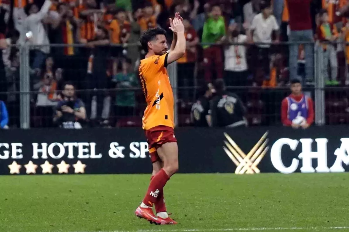 Dries Mertens, Galatasaray'a Duygusal Bir Veda Gerçekleştirdi