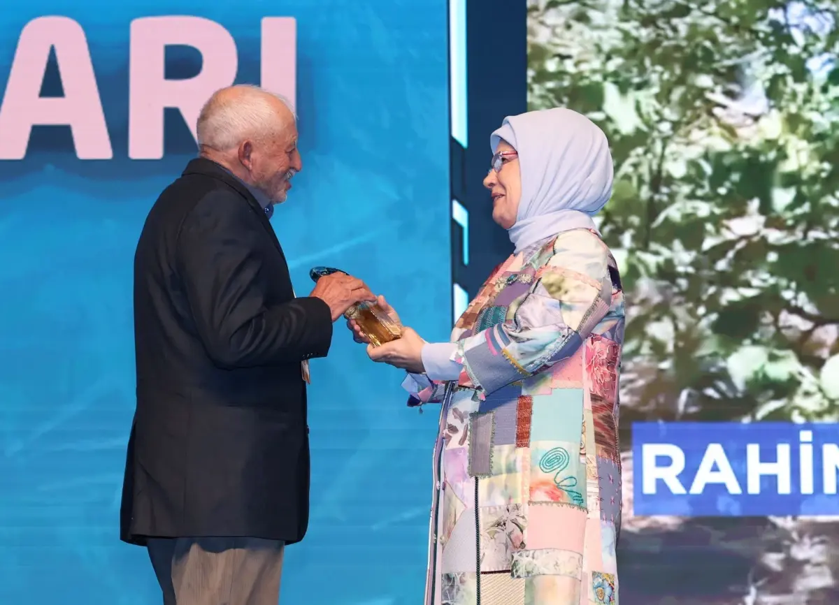 Emine Erdoğan'dan 'Orman Dede' Rahim Demirbaş için taziye mesajı