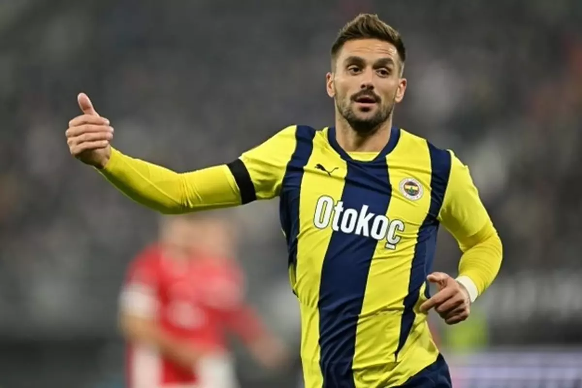 Fenerbahçe'de Dzeko'dan sonra bir ayrılık daha: Dusan Tadic