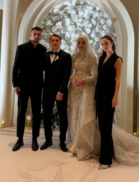 Galatasaray'ın Yıldızı Kerem Aktürkoğlu Evlendi: Düğün Fotoğrafları Sosyal Medyada Gündem Oldu