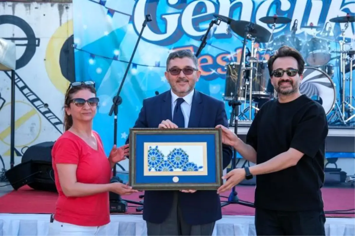 BİLECİK ŞEYH EDEBALİ ÜNİVERSİTESİ'NDEN RENKLİ BAHAR ŞENLİĞİ