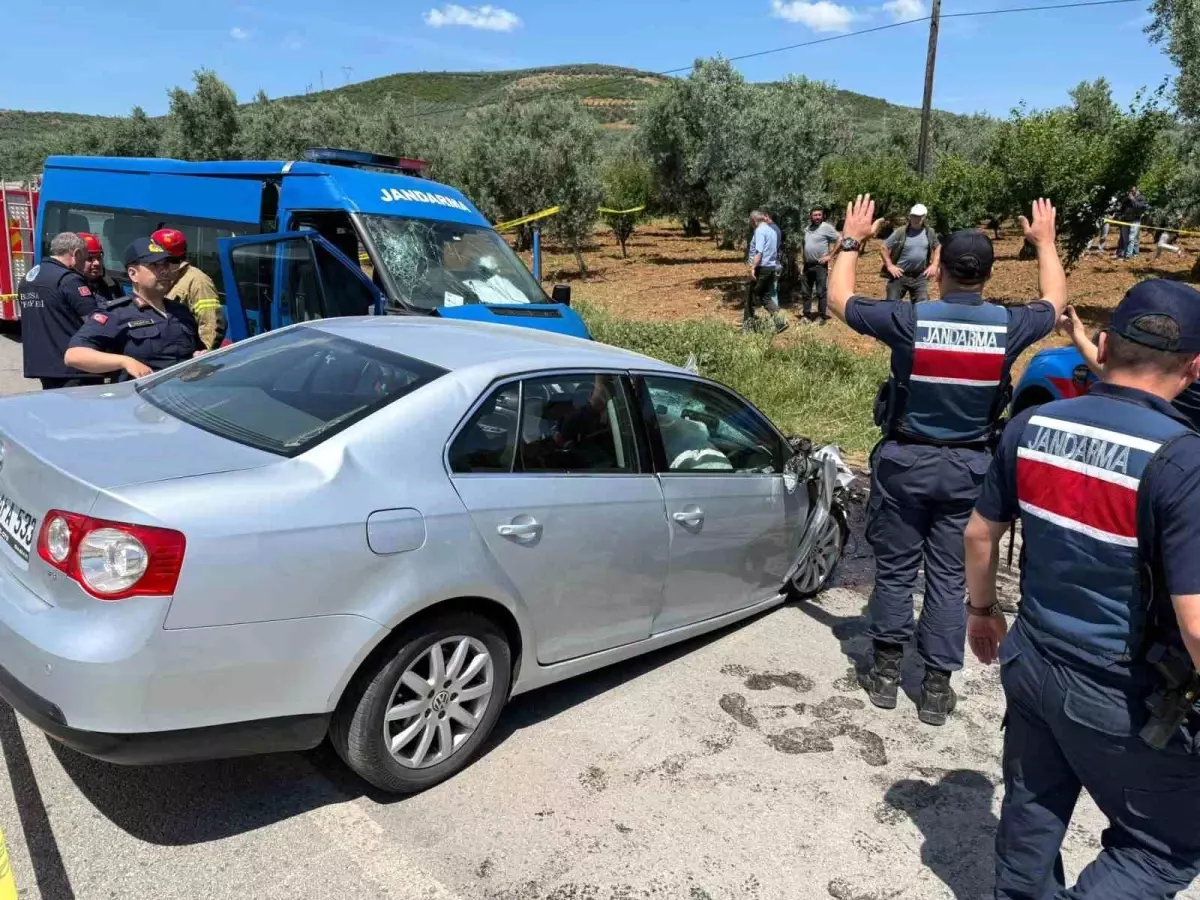 Bursa'da Hatalı Sollama Sonucu Feci Kaza: 1 Ölü, 2 Yaralı