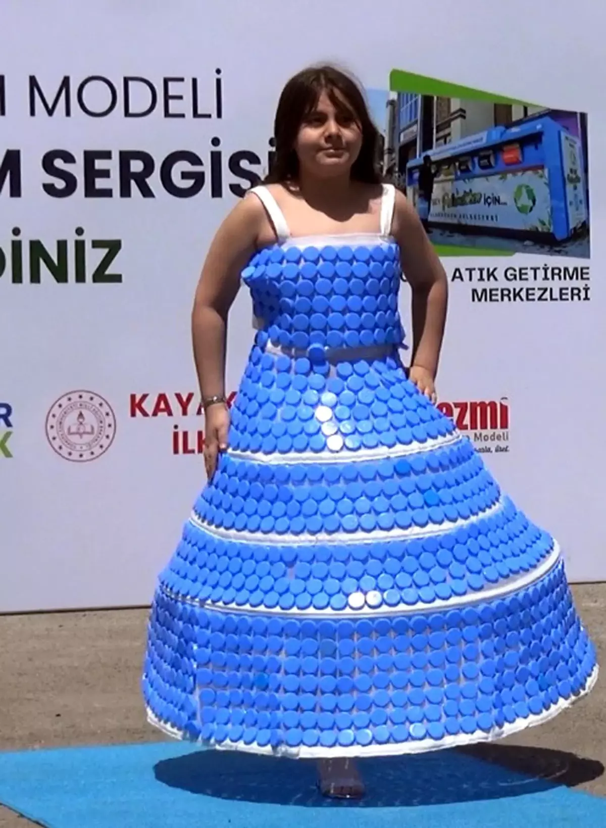 Öğrenciler Geri Dönüşümle Defile Düzenledi