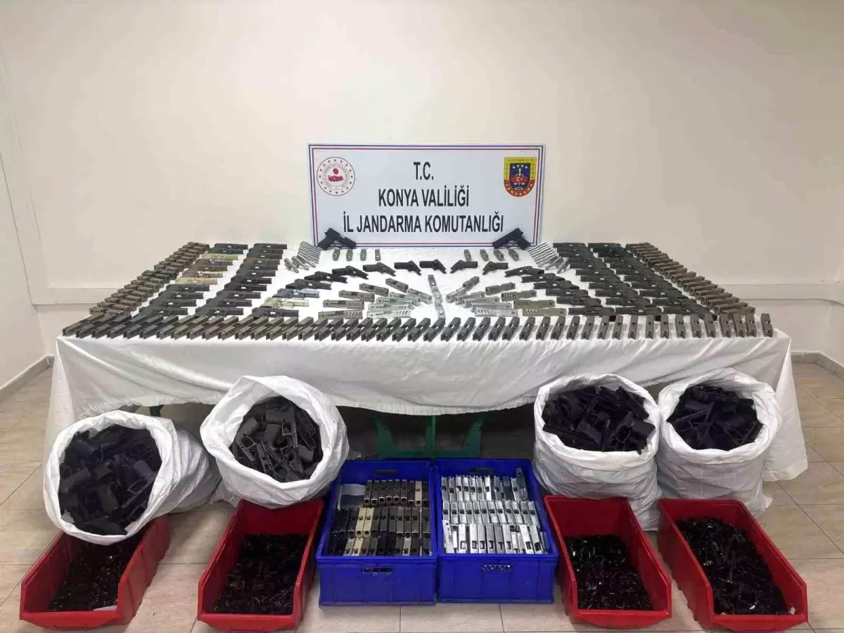 Konya'da Jandarmadan Silah Operasyonu: Çok Sayıda Mermi ve Silah Ele Geçirildi