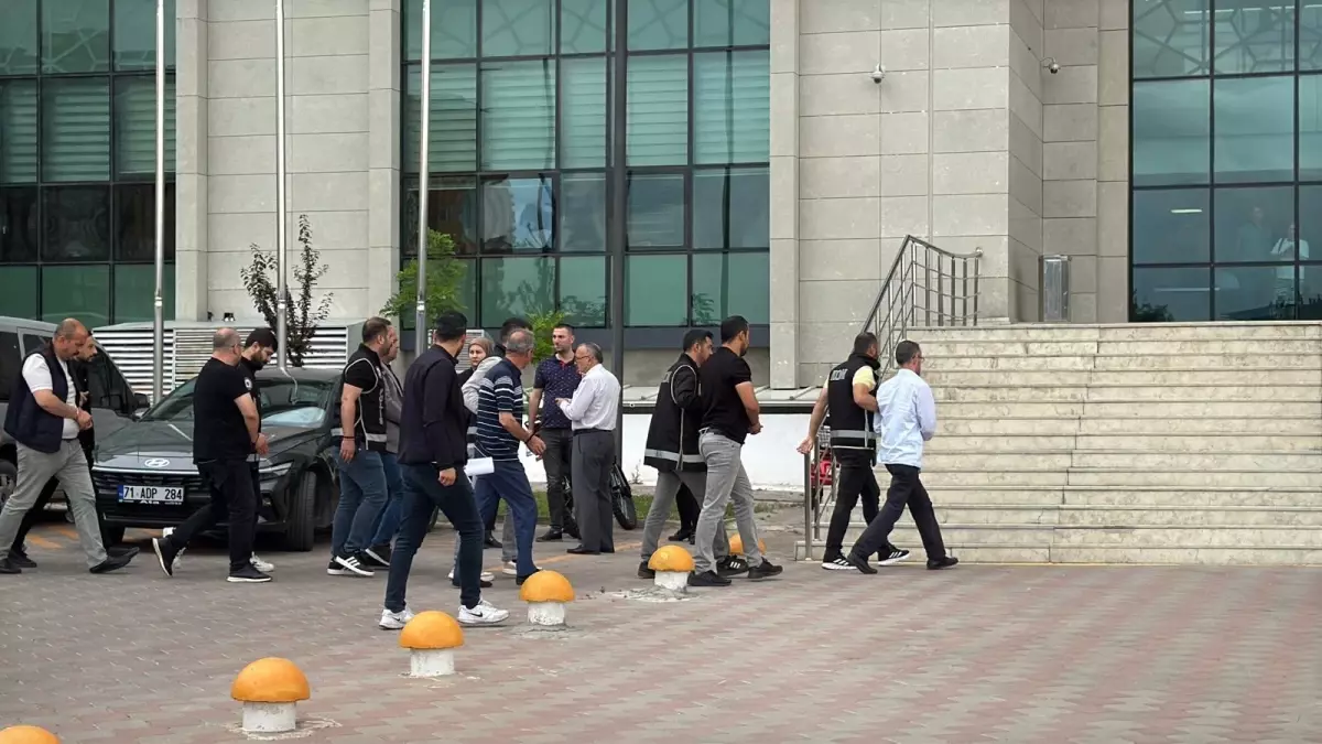 Kırıkkale'de İrtikap Suçlarından 12 Kişi Gözaltına Alındı, 5'i Tutuklandı