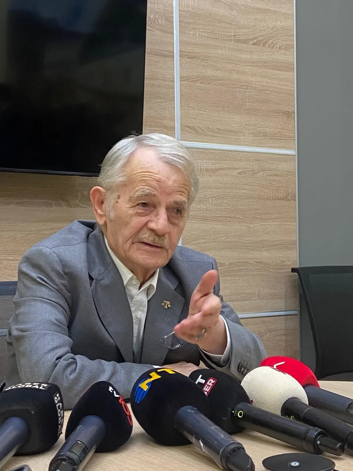 Kırım Tatarları Milli Lideri Kırımoğlu'ndan Rusya'nın Taleplerine Tepki