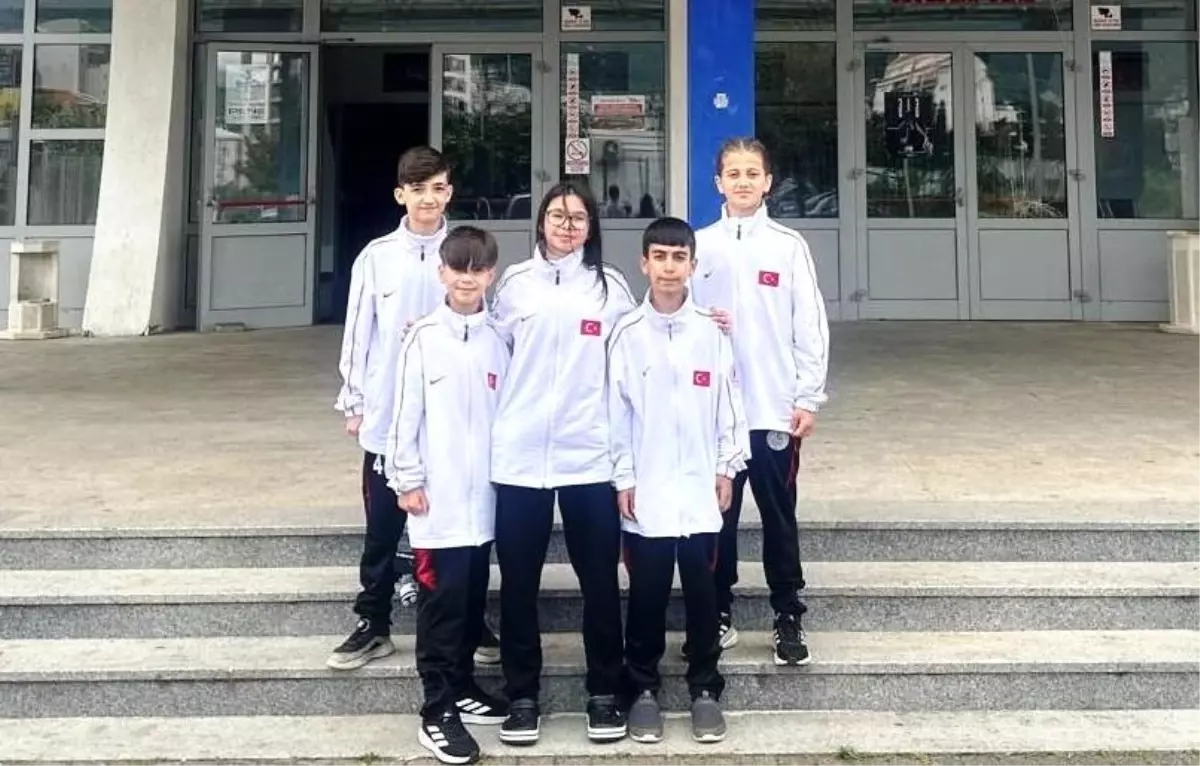 Körfez Gençlerbirliği Spor Kulübü'nün 5 Sporcusu Balkan Karate Şampiyonası İçin Karadağ'a Gitti