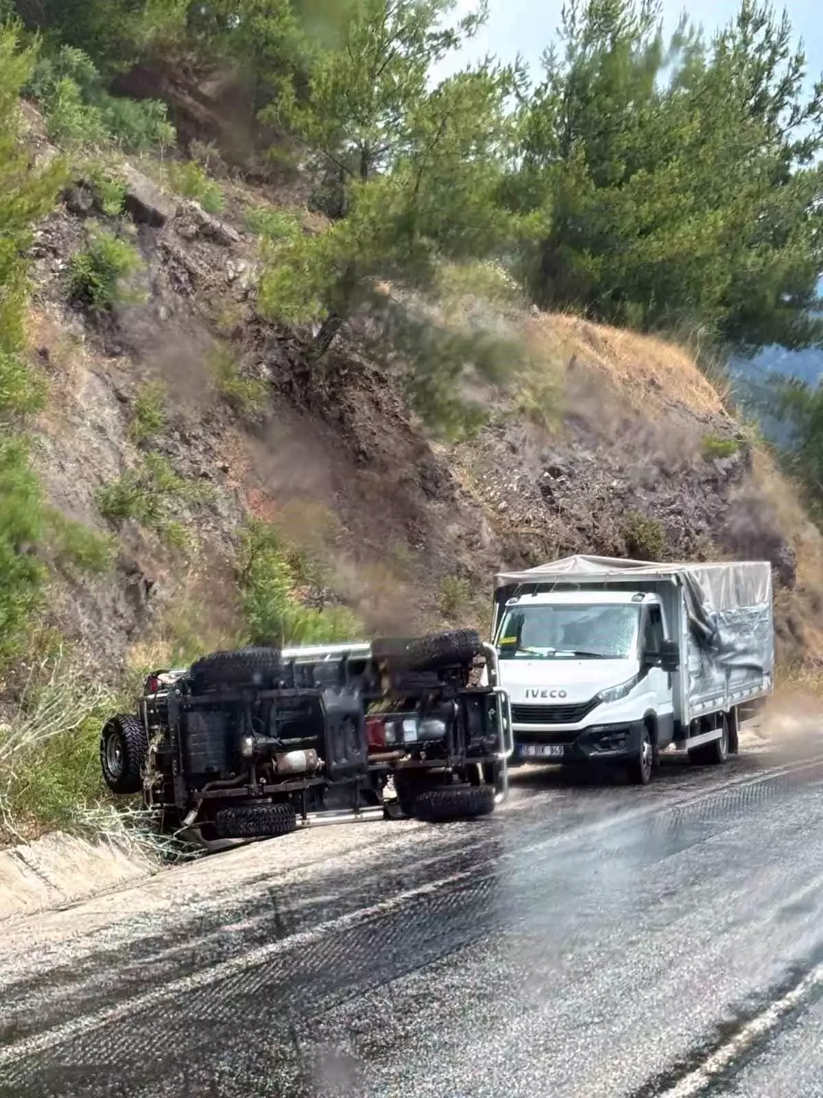 Marmaris-Datça Karayolu'nda Kaza: İki Yaralı