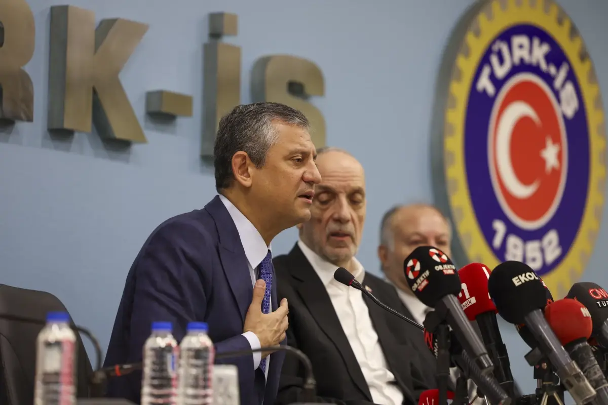 CHP Genel Başkanı Özel'den TÜRK-İŞ'e Ziyaret ve Asgari Ücret Uyarısı