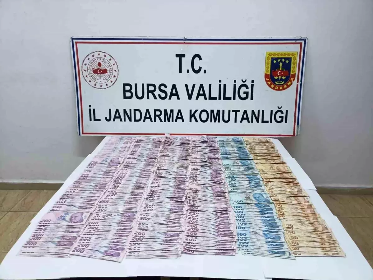 Bursa'da Sahte Jandarmalar Dolandırıcılık Yaptı, İki Şüpheli Yakalandı