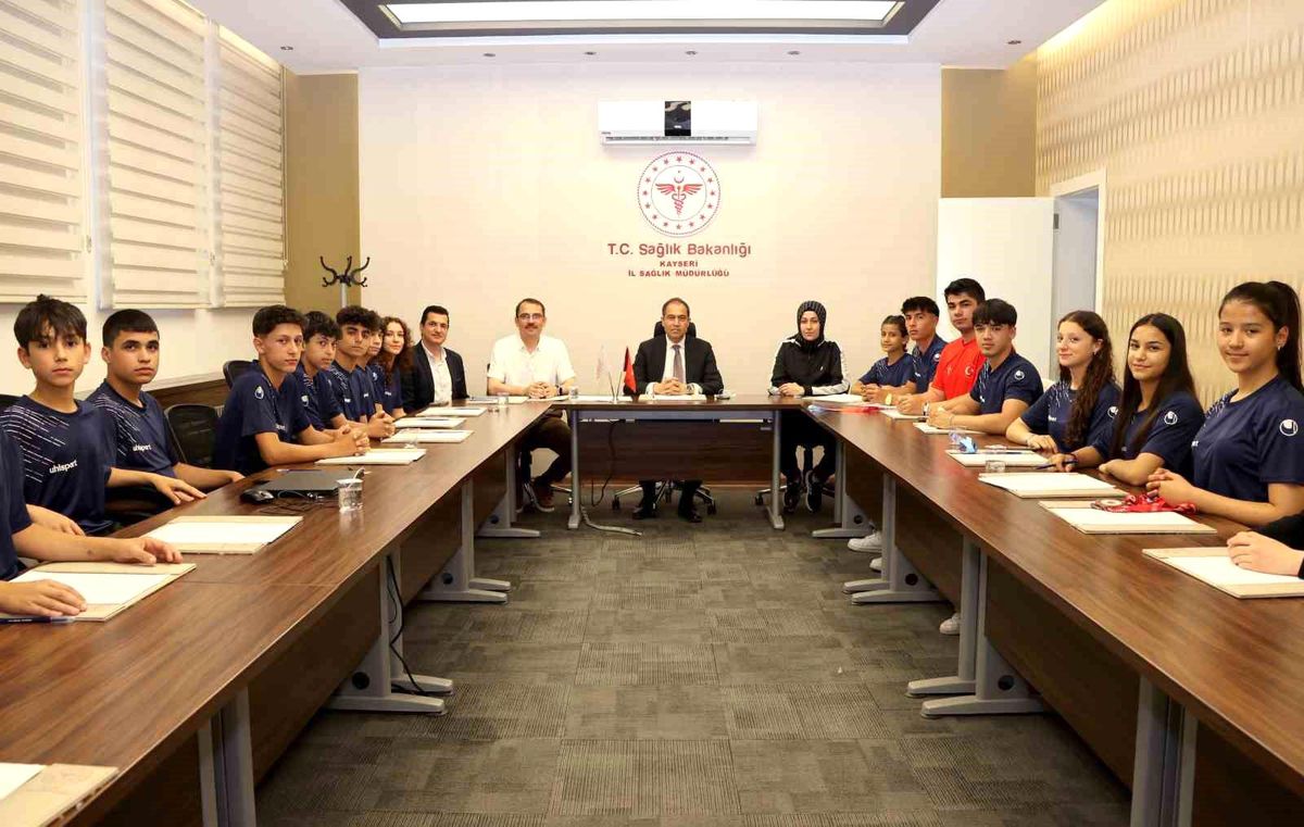 ERVA Sağlık Spor Kulübü Öğrencilerinden İl Sağlık Müdürü'ne Ziyaret