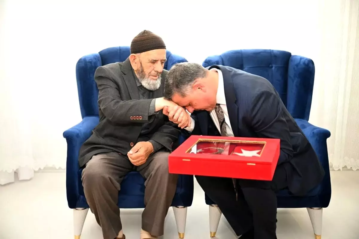 Şehit babasına vefa