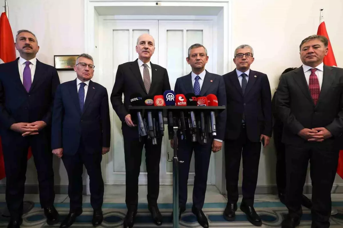TBMM Başkanı Kurtulmuş, CHP lideri Özel'i ziyaret etti