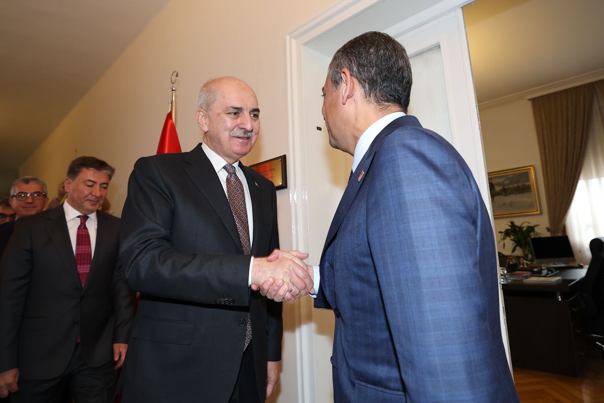 TBMM Başkanı Kurtulmuş, Özel'i ziyaret etti