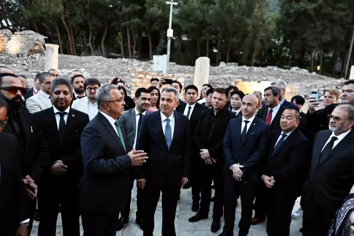 Türk Hava Yolları'ndan İzmir'de Turizm Tanıtımı