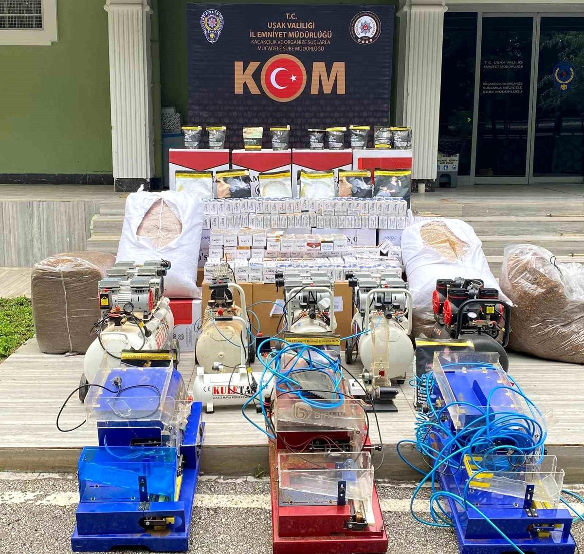 Uşak'ta Kaçak Makaron Operasyonu: 401 Bin 340 Makaron Ele Geçirildi