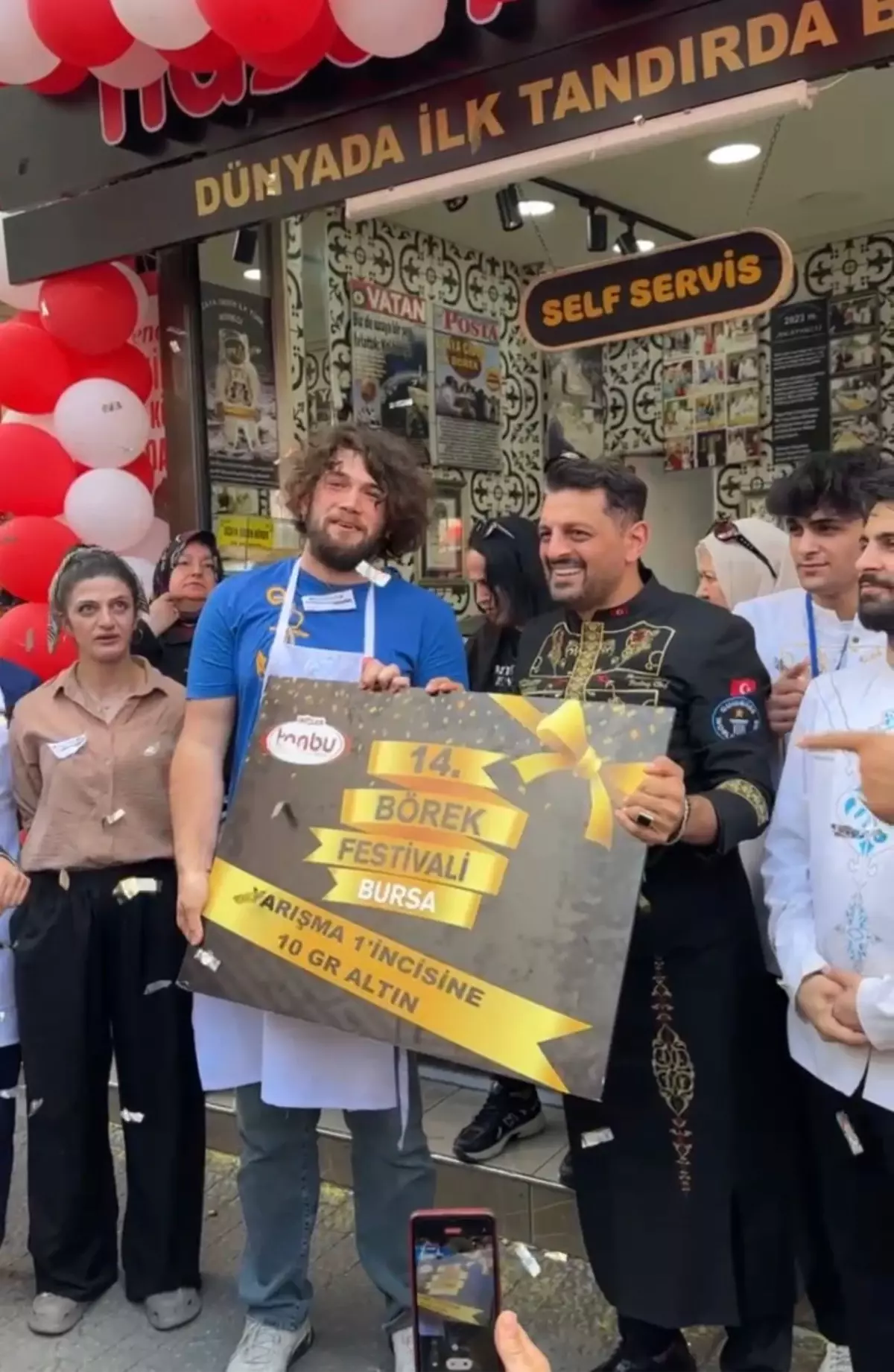 Bursa'da 14'üncü Börek Festivali: 11 Metre Börek Yiyen Birinci Oldu