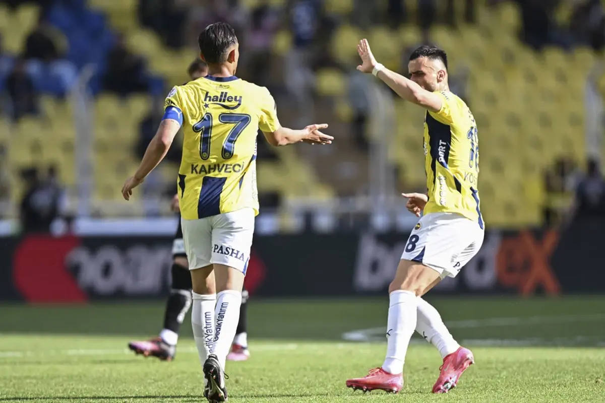 Fenerbahçe ligin son maçında geriden gelip kazandı