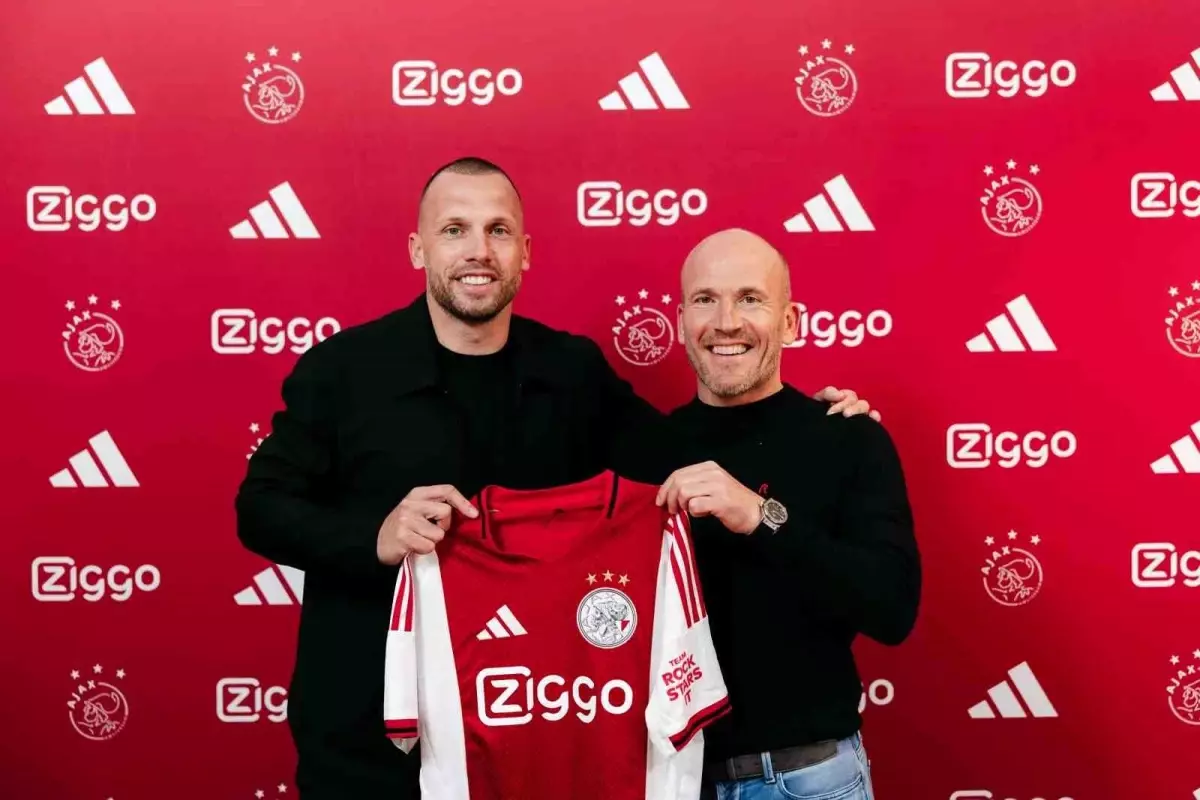 Ajax, John Heitinga ile 2 Yıllık Sözleşme İmzaladı