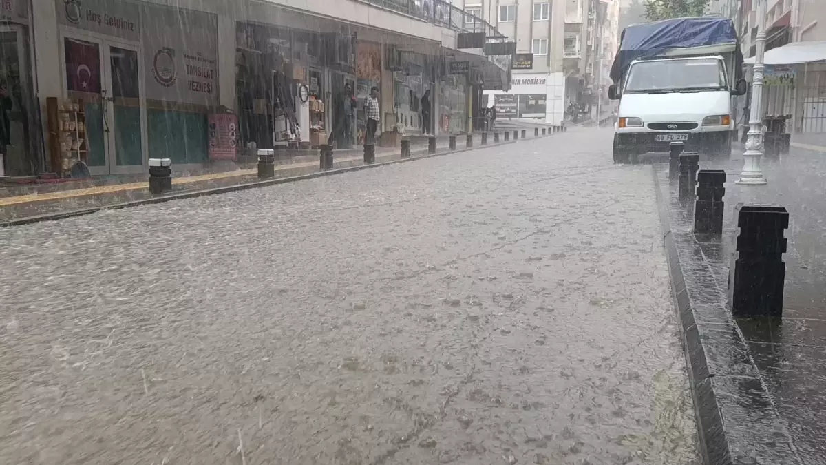 Amasya'da Sağanak ve Dolu Etkili Oldu