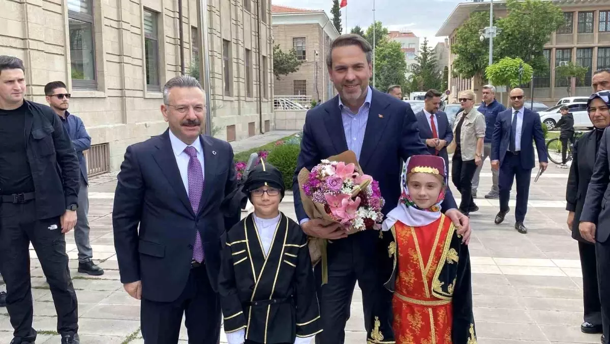 Enerji Bakanı Bayraktar Eskişehir'de Ziyarette Bulundu