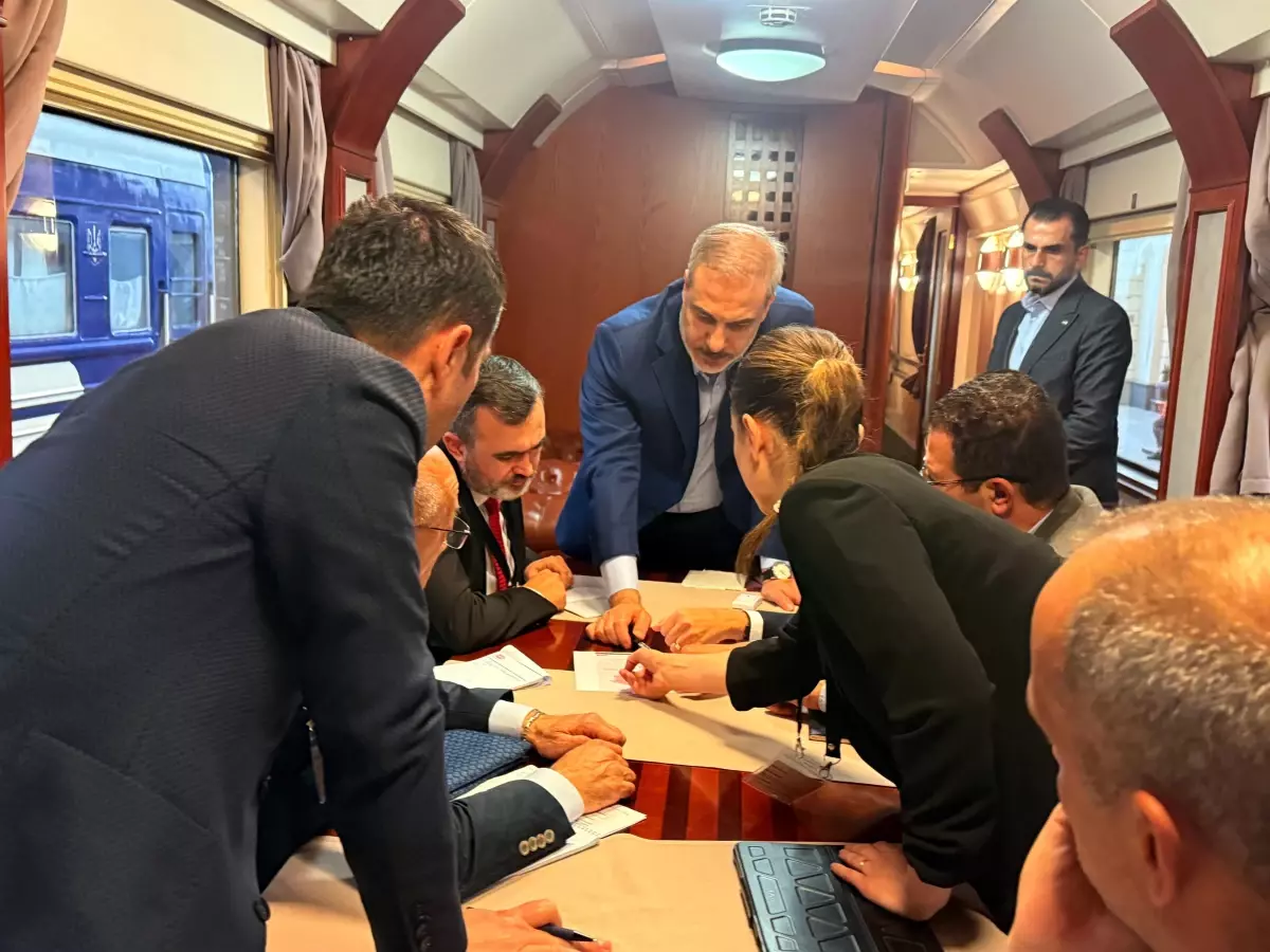 Dışişleri Bakanı Fidan, Rusya-Ukrayna Müzakereleri İçin İstanbul'a Gidiyor
