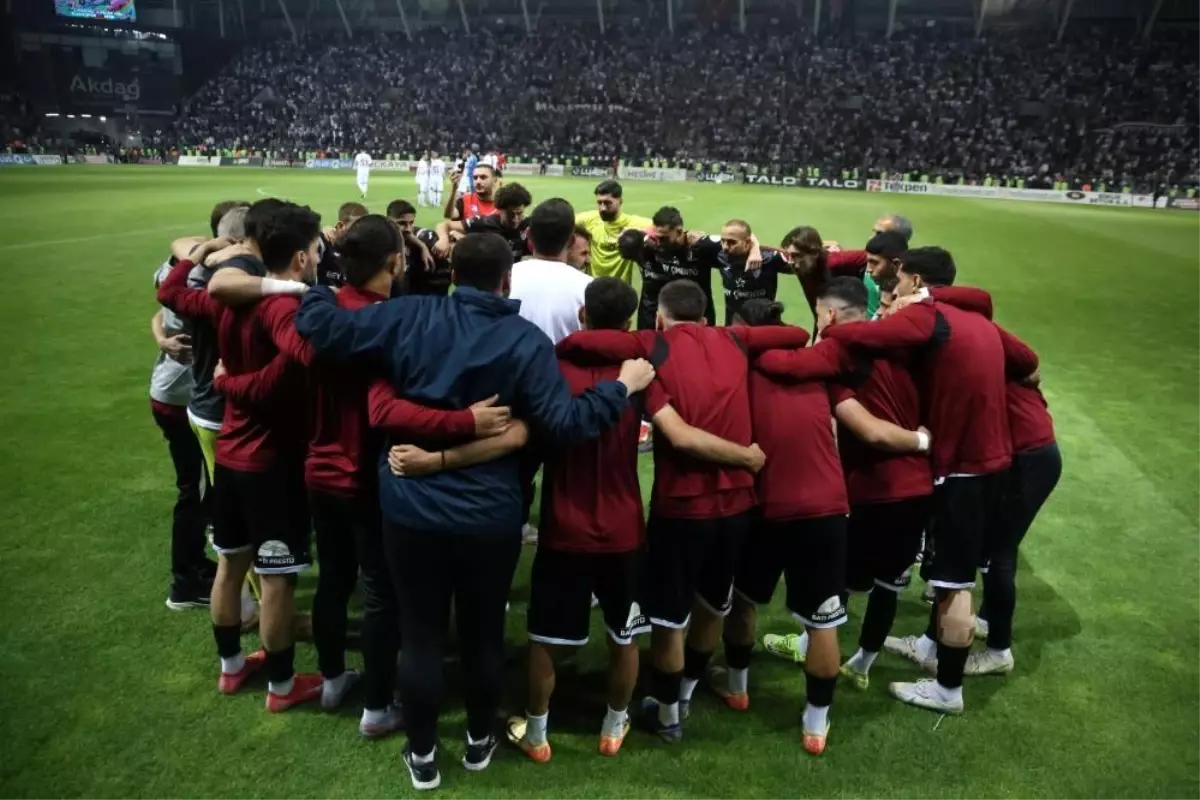Elazığ Valiliği'nden Taraftarlara Yasak: Batman Petrolspor ve Artı Değer Vanspor Maçında Güzergah Değişikliği