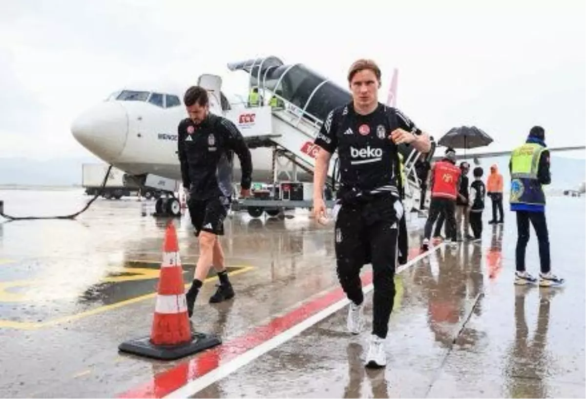 Beşiktaş Bodrum'a Özel Uçakla Geldi