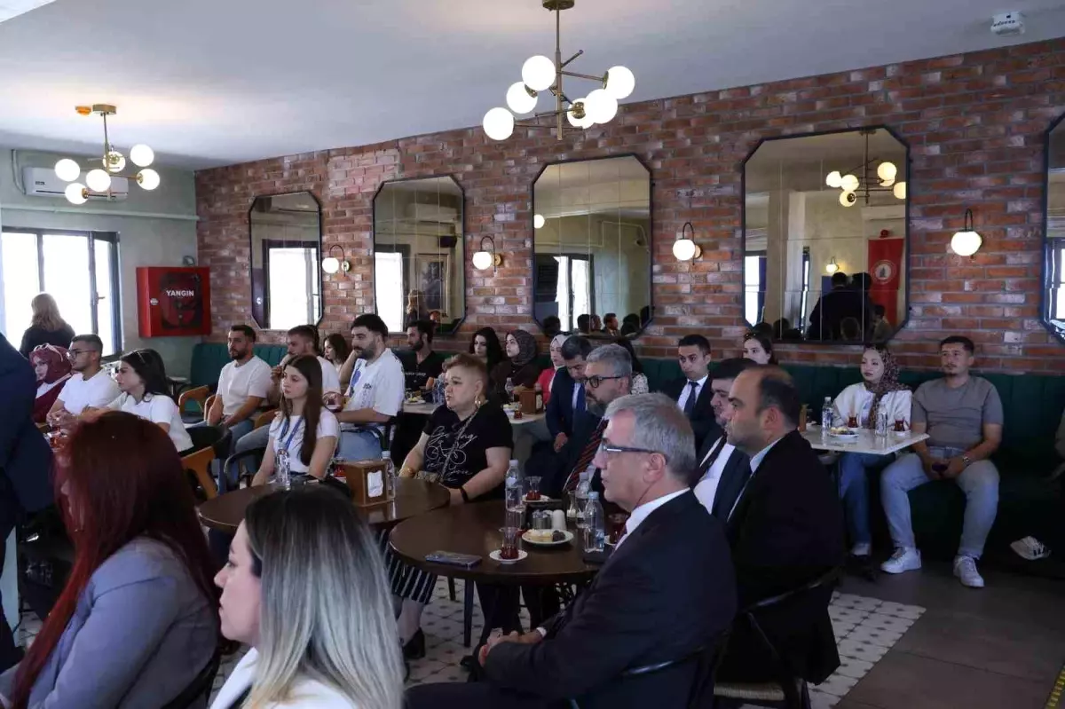 BEUN Bilim İletişimi Ofisinin Hazırladığı '5 Soru-5 Cevap Bilim Söyleşileri' Programı 'Finansal Okuryazarlık' alt başlığıyla gerçekleştirildi