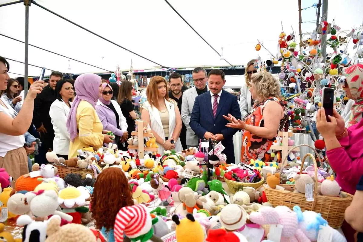 Biga'da 'Hanımeli El İşi Fuarı' Açıldı