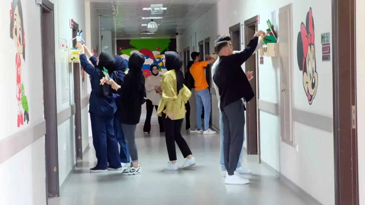 Öğrencilerden Solhan Hastanesi'ne Renkli Dokunuş
