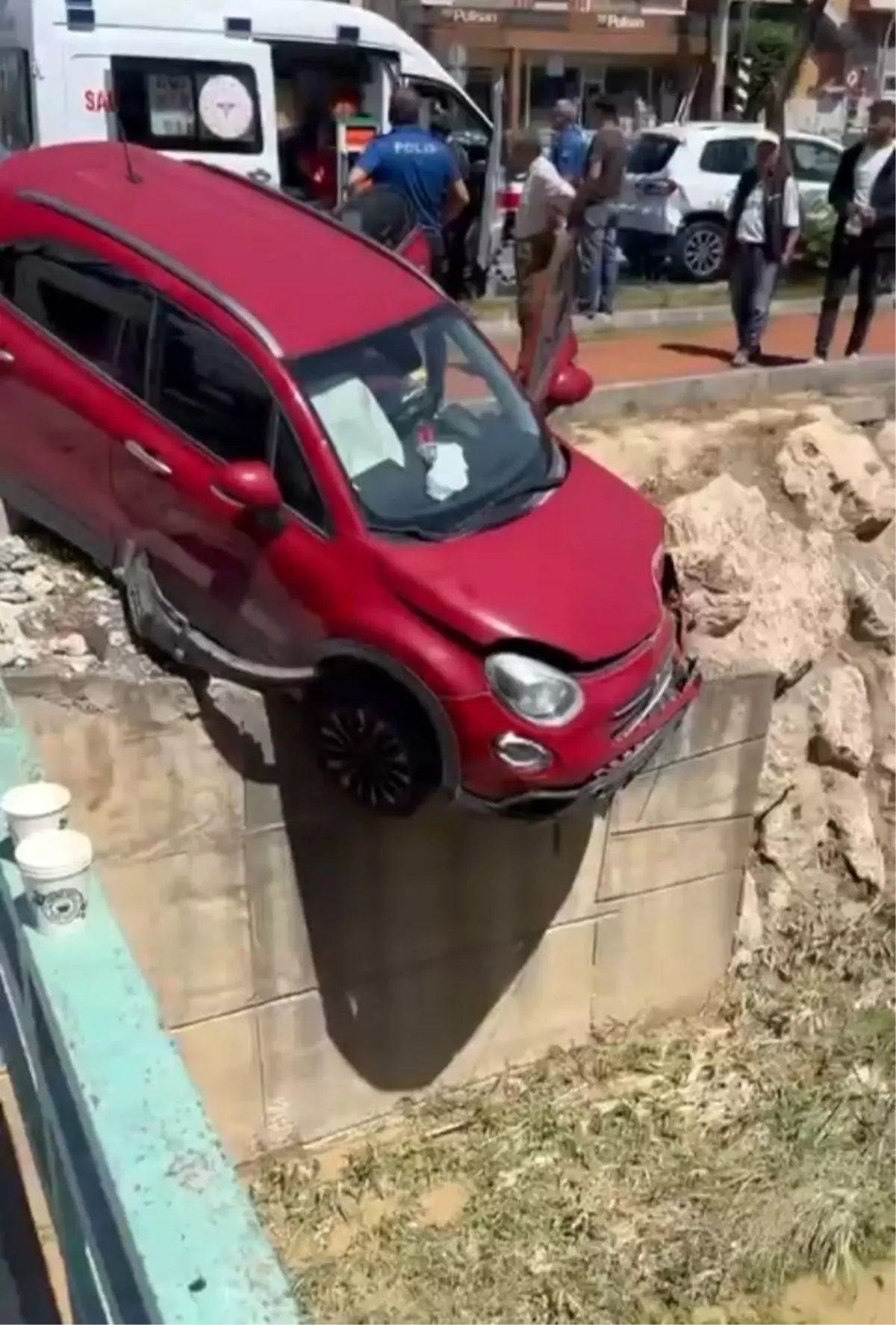 Mersin'de Trafik Kazası: 3 Yaralı