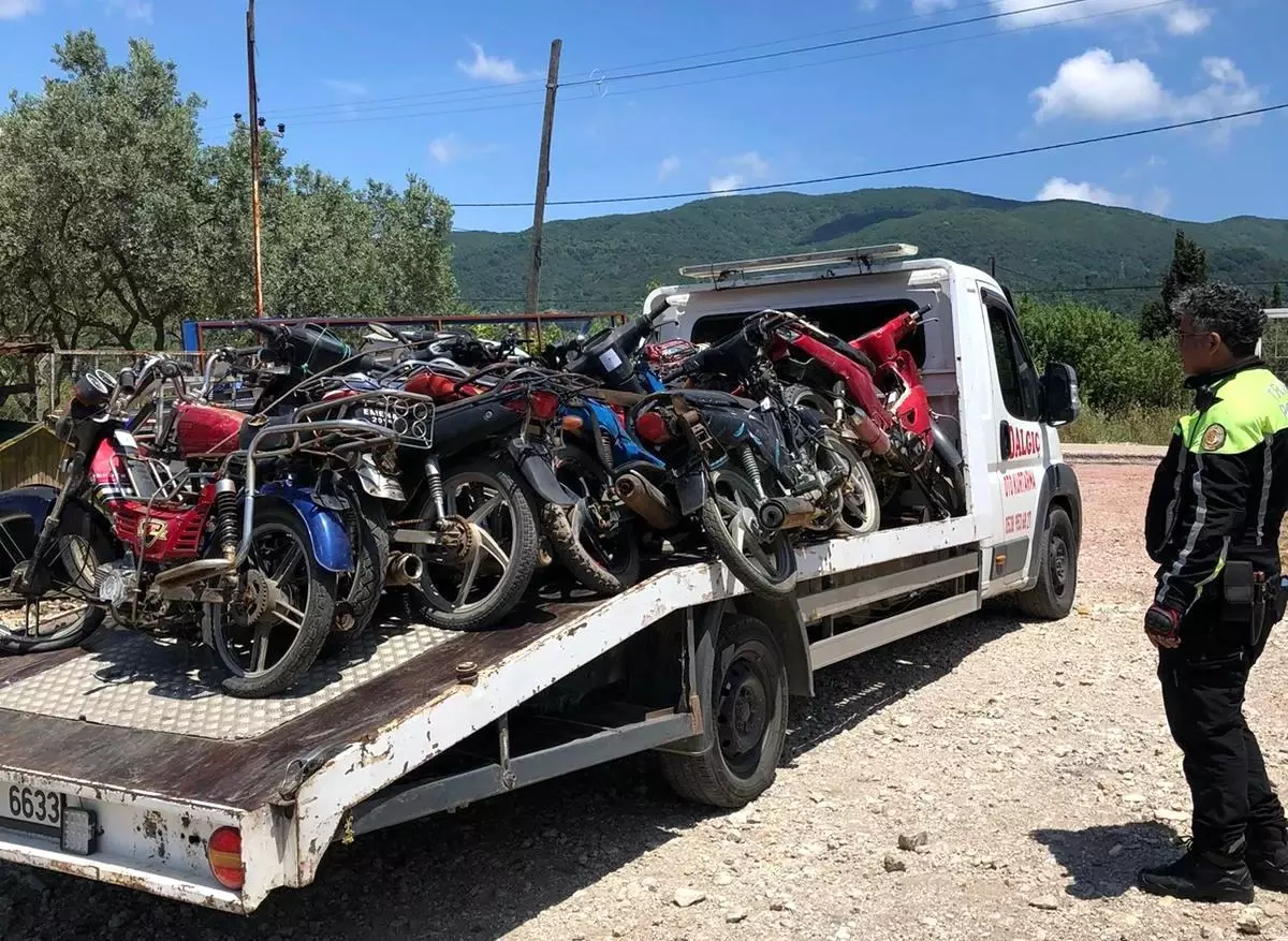 Erdek'te Tescilsiz Motosikletlere Sıkı Denetim
