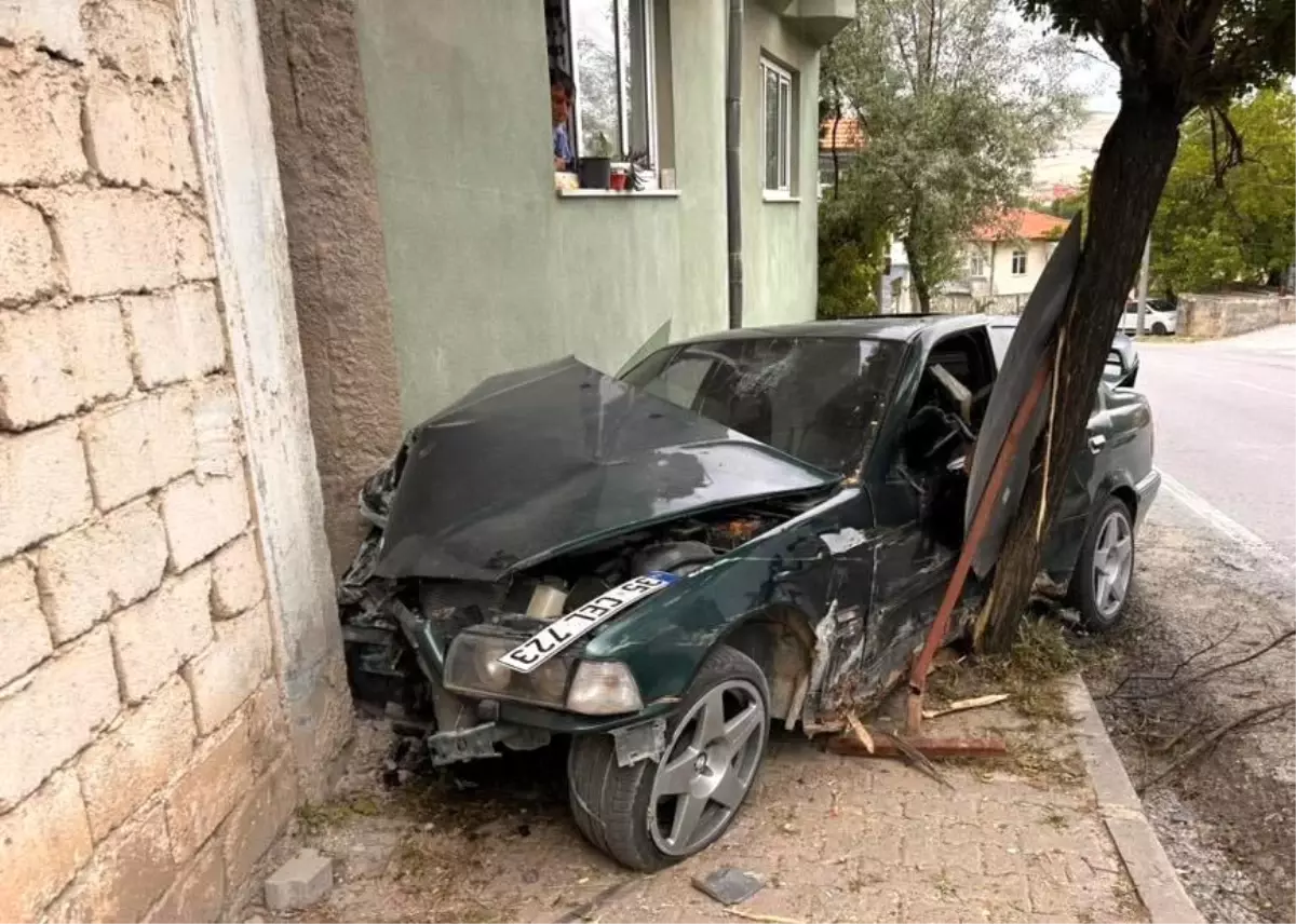 Ehliyetsiz Sürücü Kaza Yaptı