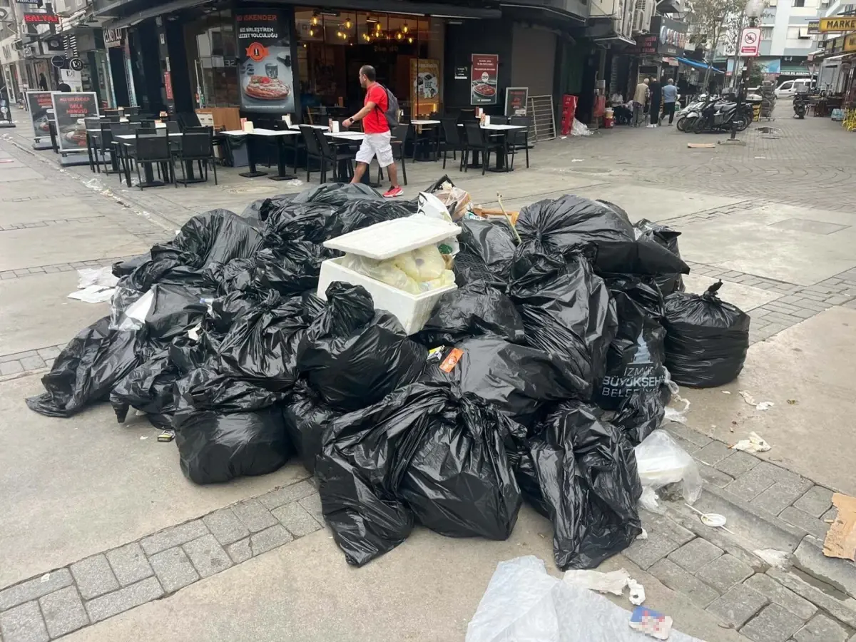 İzmir'de Belediye İşçileri Grevde