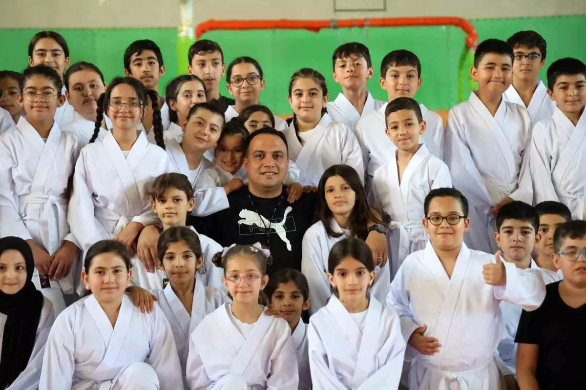 Turgut Gürgöze: Elazığ'da 90 Çocuğa Karate Eğitimi Vermek İçin Gönüllü Oluyor