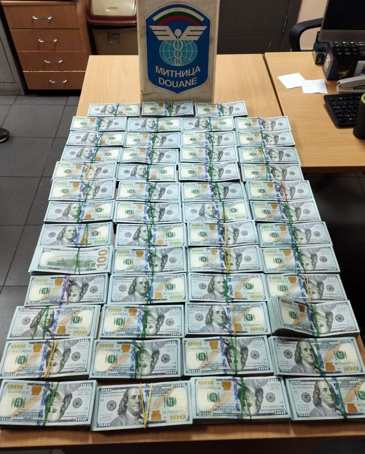 Edirne Kapıkule Sınır Kapısı’nda Gizli Döviz Yakalandı