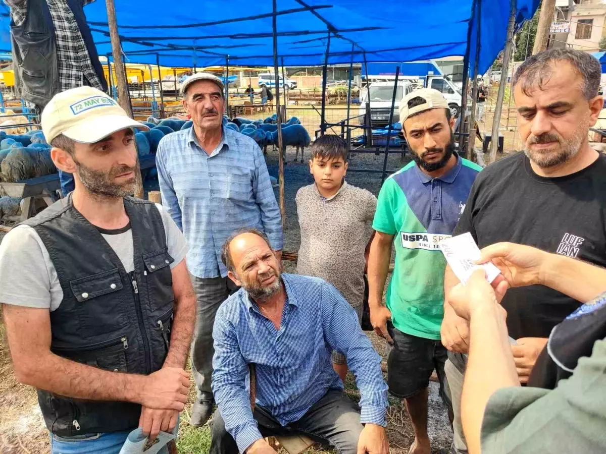 Adana'da Polis Kurban Satıcılarını Dolandırıcılığa Karşı Uyardı
