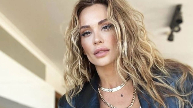 Singer Şimal Gülen was bid farewell on her final journey