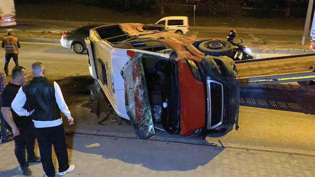 Eskişehir'de Minibüs Takla Attı, Sürücü Yaralandı